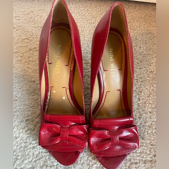 Red high heels with bow, Nine West, great conditions, size 5.5 - Picture 1 of 4